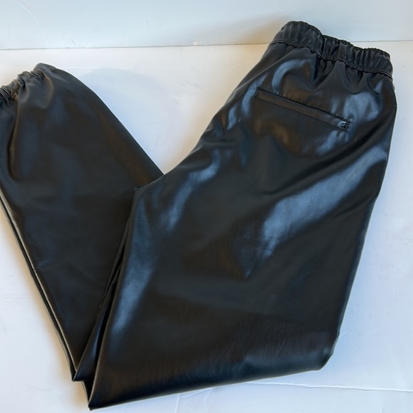 Love Tree vegan leather black drawstring jogger with 4 pockets. - Picture 14 of 16